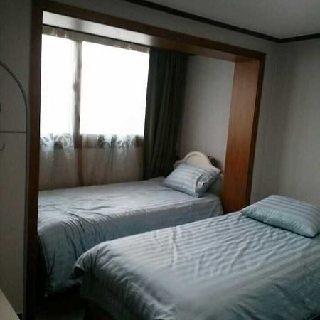 K Star Road Guesthouse - Hostel Seoul Exterior foto